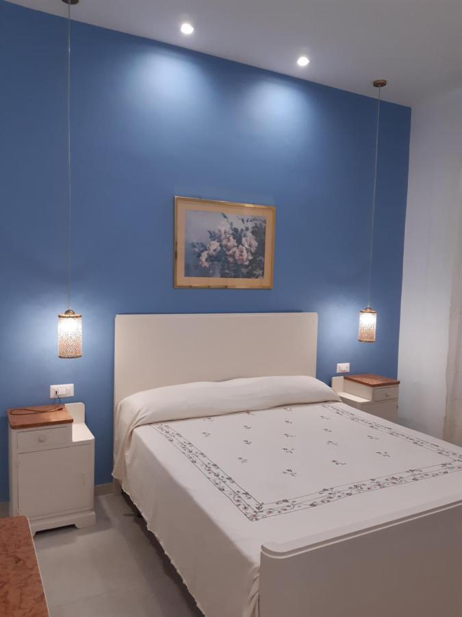 Casa Vacanze Rosa Aci Trezza Buitenkant foto