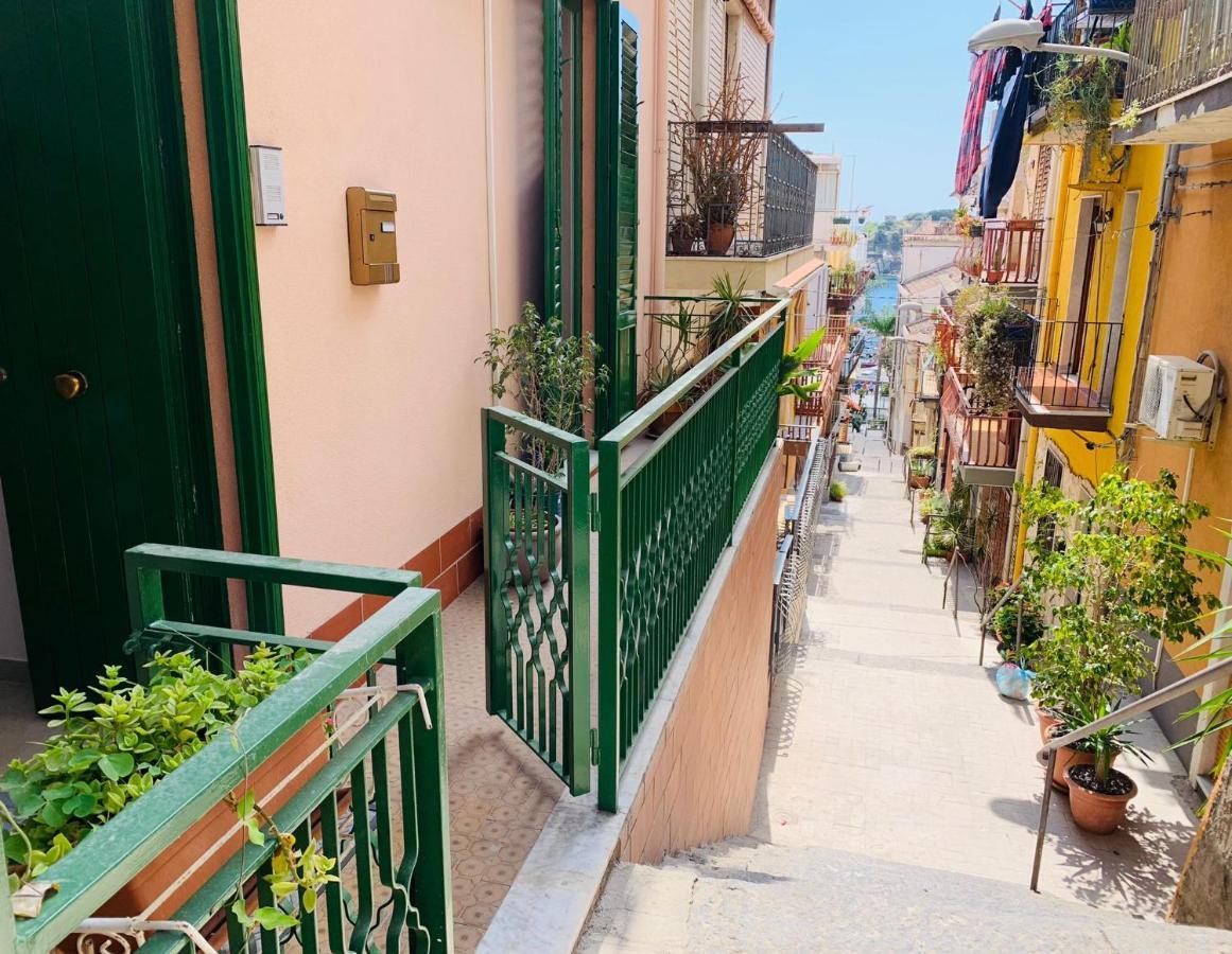 Casa Vacanze Rosa Aci Trezza Buitenkant foto