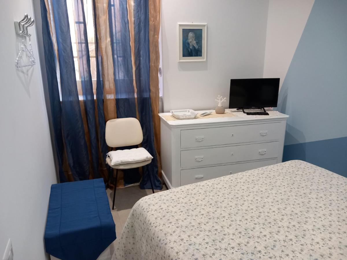 Casa Vacanze Rosa Aci Trezza Buitenkant foto